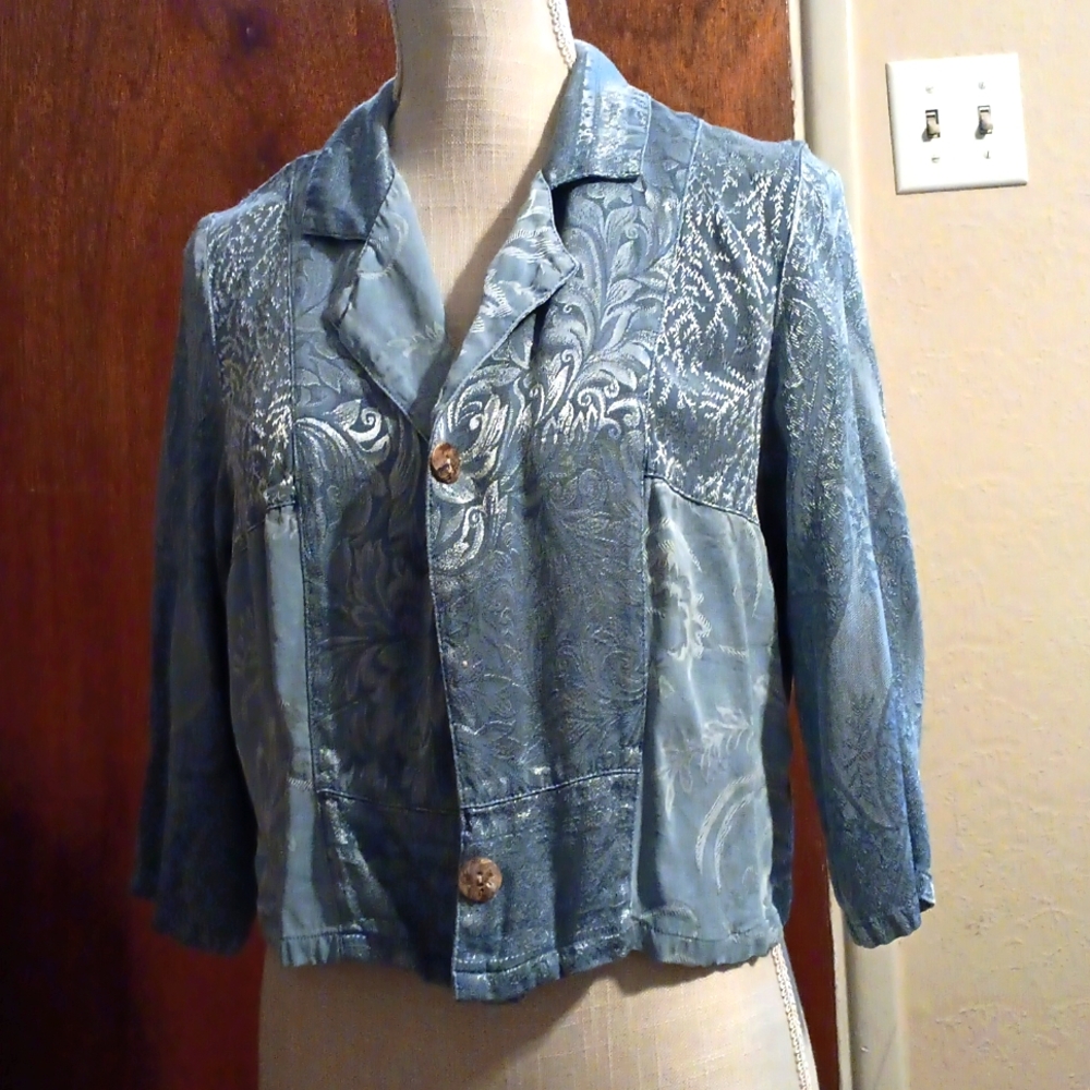 Citron Santa Monica Blue Button Front Top Size Medium